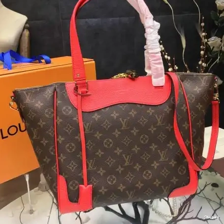 LV Bags 19T1L0608 0721
